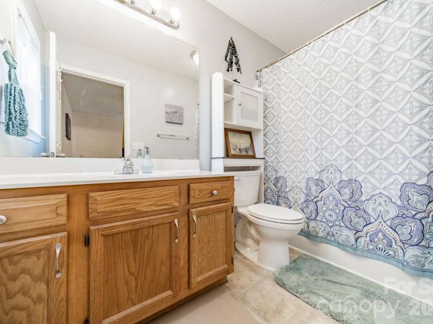 1015 Walnut Street, Kannapolis, NC 28081.  MLS# CAR4361943, YatesRealty ID 8727. 