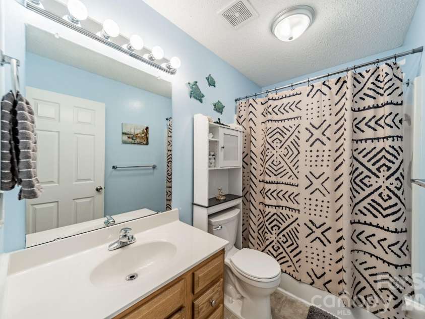 1015 Walnut Street, Kannapolis, NC 28081.  MLS# CAR4361943, YatesRealty ID 8727. 