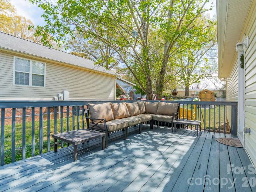 1015 Walnut Street, Kannapolis, NC 28081.  MLS# CAR4361943, YatesRealty ID 8727. 
