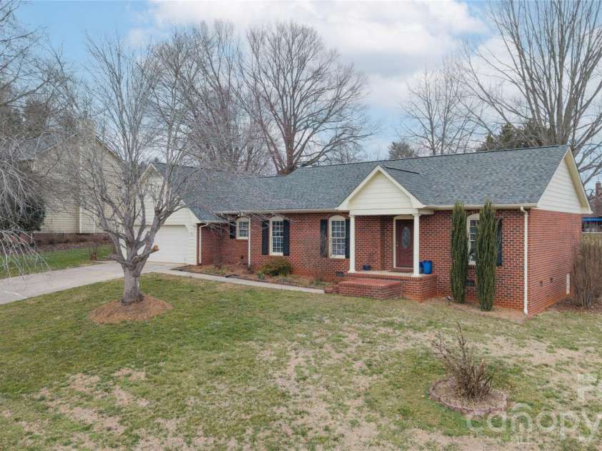 106 Pinebark Court, Morganton, NC 28655.  MLS# CAR4351150, YatesRealty ID 8728. 