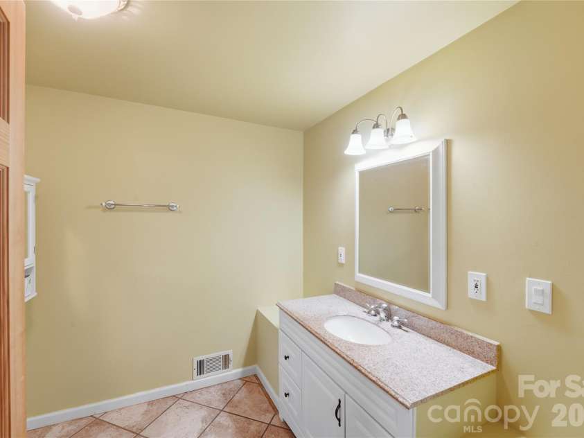 115 Belmar Road, Kings Mountain, NC 28086.  MLS# CAR4353343, YatesRealty ID 8729. 