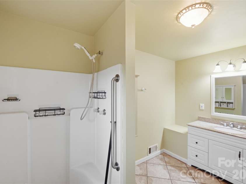 115 Belmar Road, Kings Mountain, NC 28086.  MLS# CAR4353343, YatesRealty ID 8729. 