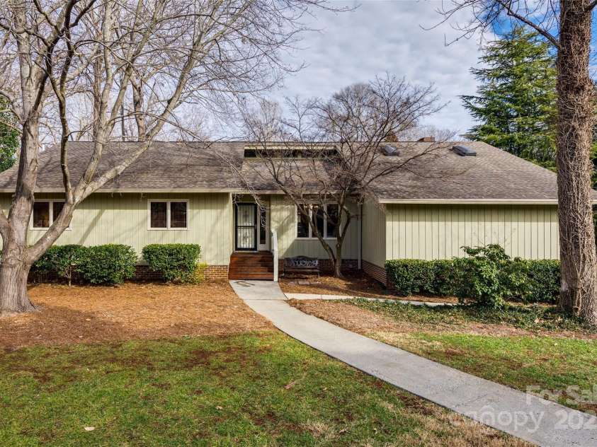 78 Honeysuckle Woods, Lake Wylie, SC 29710.  MLS# CAR4214110, YatesRealty ID 8729. 