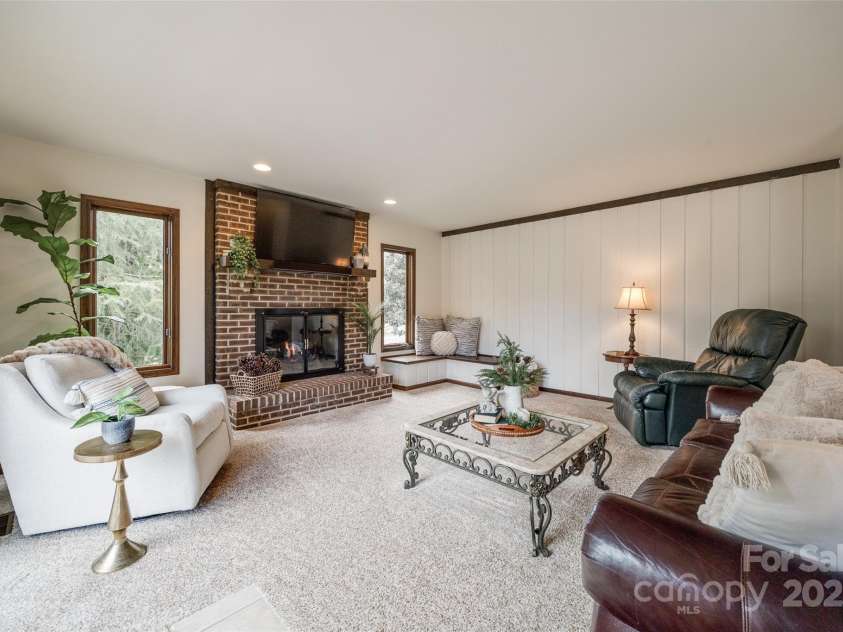 78 Honeysuckle Woods, Lake Wylie, SC 29710.  MLS# CAR4214110, YatesRealty ID 8729. 