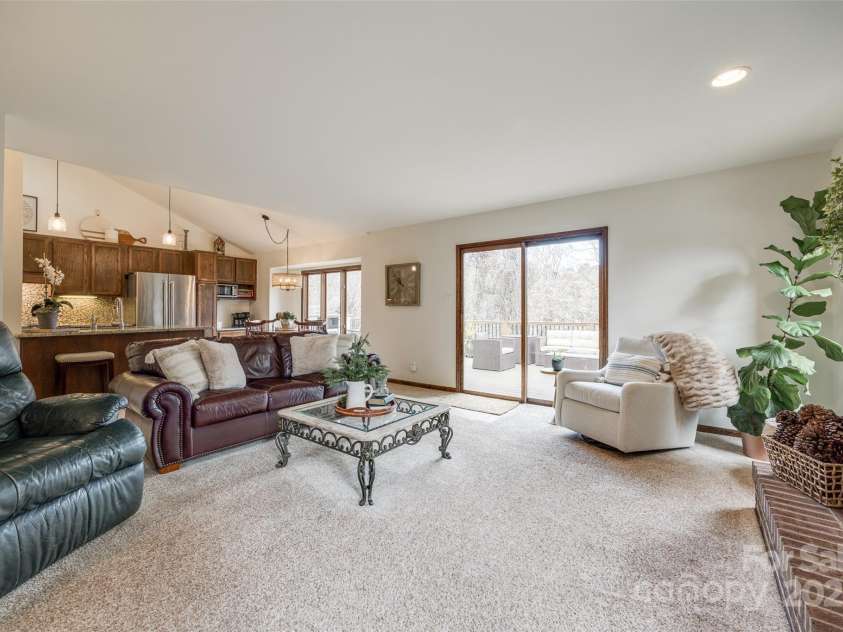 78 Honeysuckle Woods, Lake Wylie, SC 29710.  MLS# CAR4214110, YatesRealty ID 8729. 