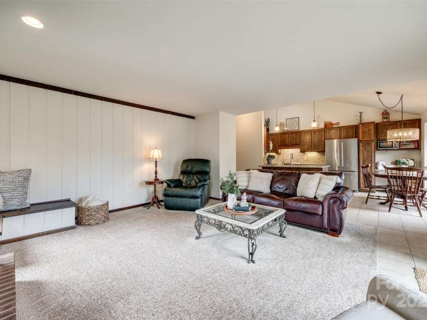 78 Honeysuckle Woods, Lake Wylie, SC 29710.  MLS# CAR4214110, YatesRealty ID 8729. 