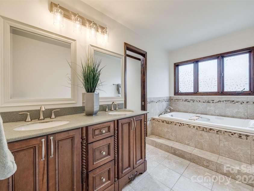 78 Honeysuckle Woods, Lake Wylie, SC 29710.  MLS# CAR4214110, YatesRealty ID 8729. 