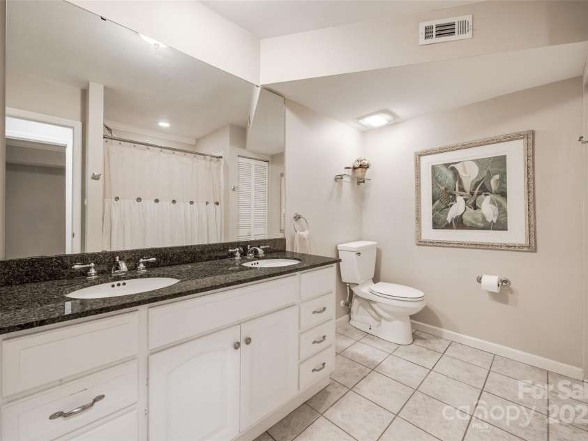 78 Honeysuckle Woods, Lake Wylie, SC 29710.  MLS# CAR4214110, YatesRealty ID 8729. 