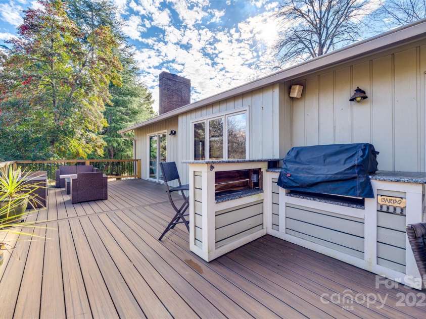 78 Honeysuckle Woods, Lake Wylie, SC 29710.  MLS# CAR4214110, YatesRealty ID 8729. 