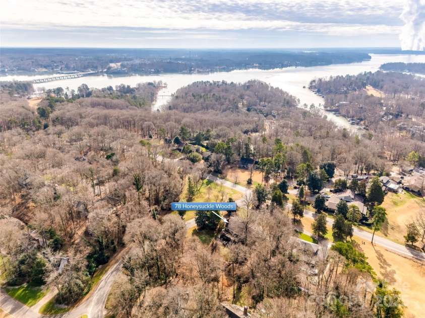 78 Honeysuckle Woods, Lake Wylie, SC 29710.  MLS# CAR4214110, YatesRealty ID 8729. 