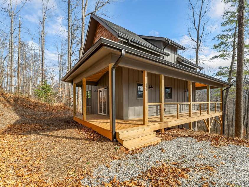 457 Blue Ridge Drive, Marion, NC 28752.  MLS# CAR4325336, YatesRealty ID 873. 