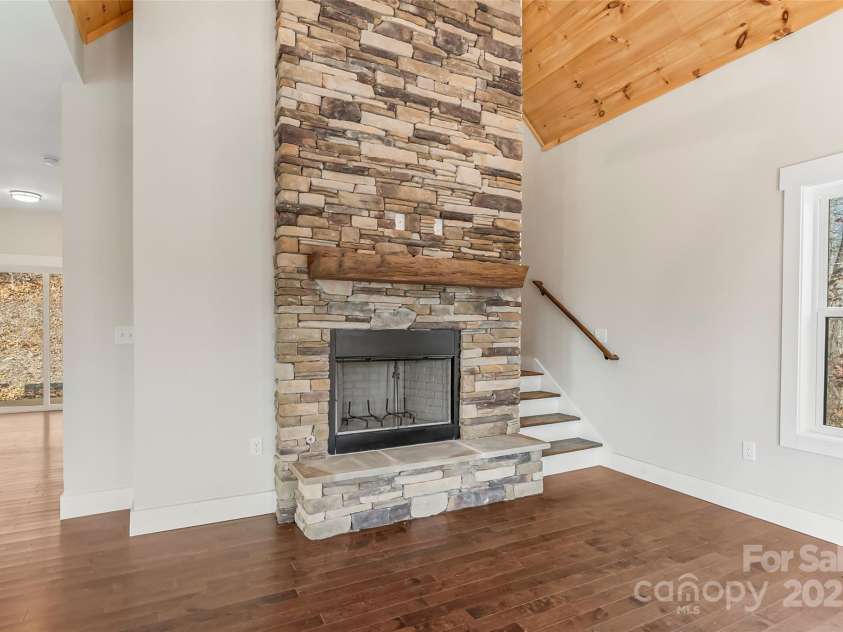 457 Blue Ridge Drive, Marion, NC 28752.  MLS# CAR4325336, YatesRealty ID 873. 