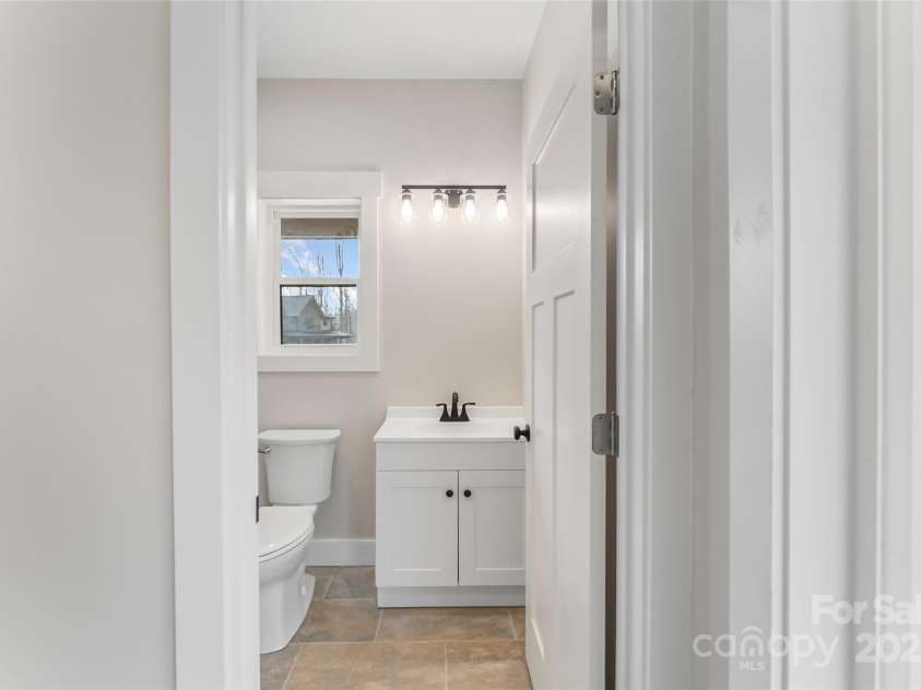 457 Blue Ridge Drive, Marion, NC 28752.  MLS# CAR4325336, YatesRealty ID 873. 