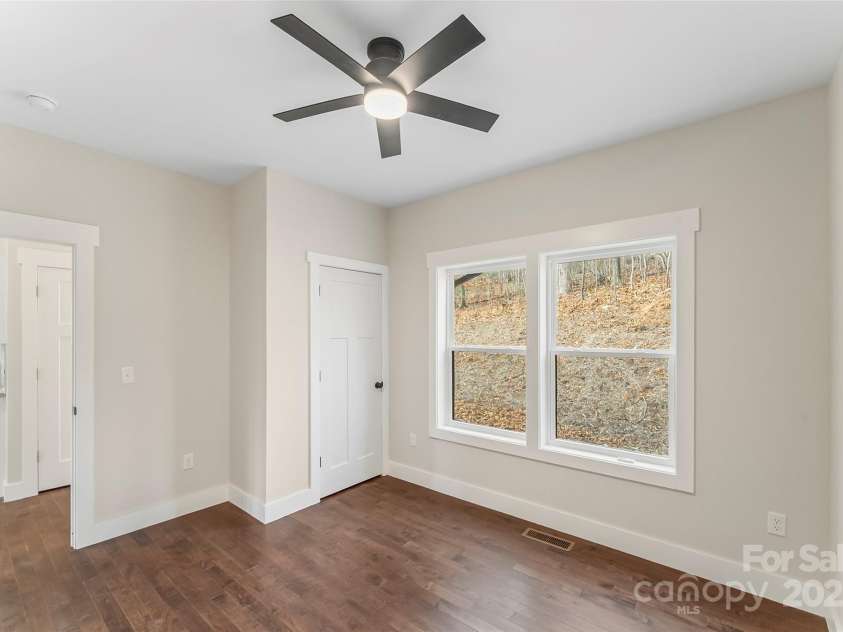 457 Blue Ridge Drive, Marion, NC 28752.  MLS# CAR4325336, YatesRealty ID 873. 