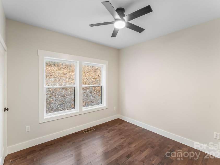 457 Blue Ridge Drive, Marion, NC 28752.  MLS# CAR4325336, YatesRealty ID 873. 