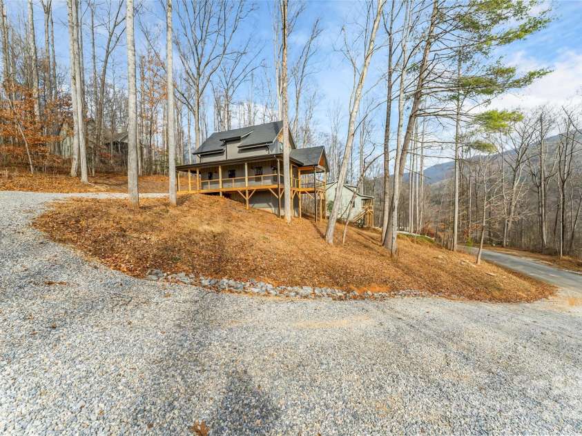 457 Blue Ridge Drive, Marion, NC 28752.  MLS# CAR4325336, YatesRealty ID 873. 