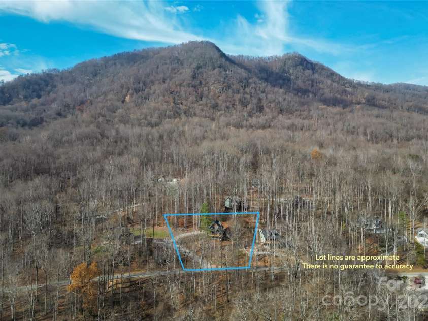 457 Blue Ridge Drive, Marion, NC 28752.  MLS# CAR4325336, YatesRealty ID 873. 