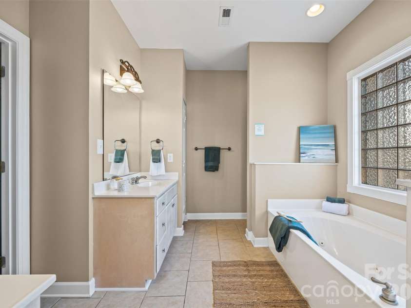 310 Clarendon Estates Drive, Clover, SC 29710.  MLS# CAR4305120, YatesRealty ID 8730. Primary Bathroom