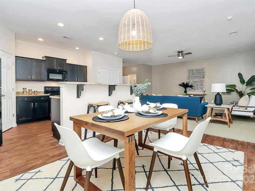 137 Woodbridge Circle, Mount Holly, NC 28120.  MLS# CAR4222548, YatesRealty ID 8731. Lovely dining area.