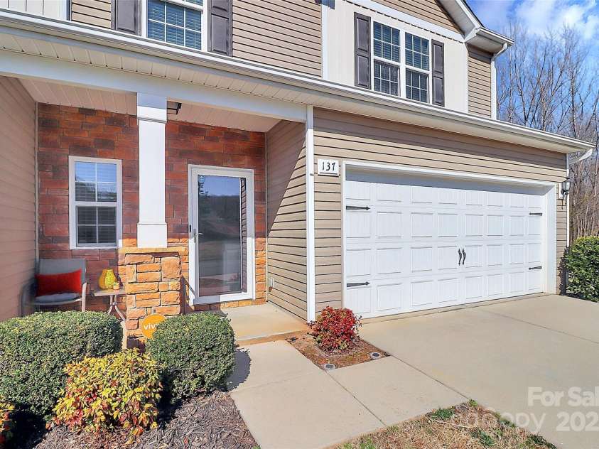 137 Woodbridge Circle, Mount Holly, NC 28120.  MLS# CAR4222548, YatesRealty ID 8731. Welcome home!