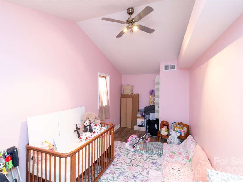 1137 Saunders Road, Franklin, NC 28734.  MLS# CAR4327075, YatesRealty ID 8732. 