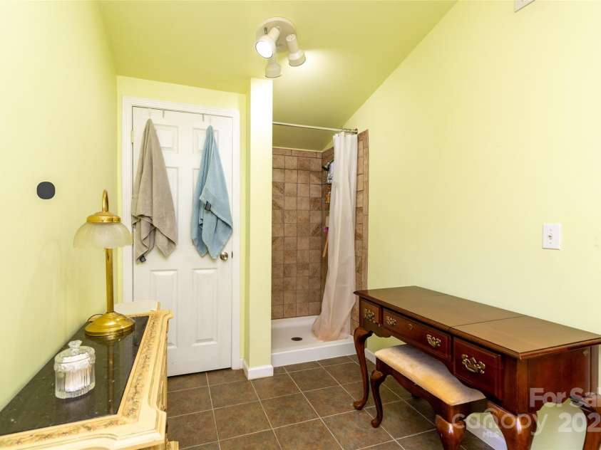 1137 Saunders Road, Franklin, NC 28734.  MLS# CAR4327075, YatesRealty ID 8732. 