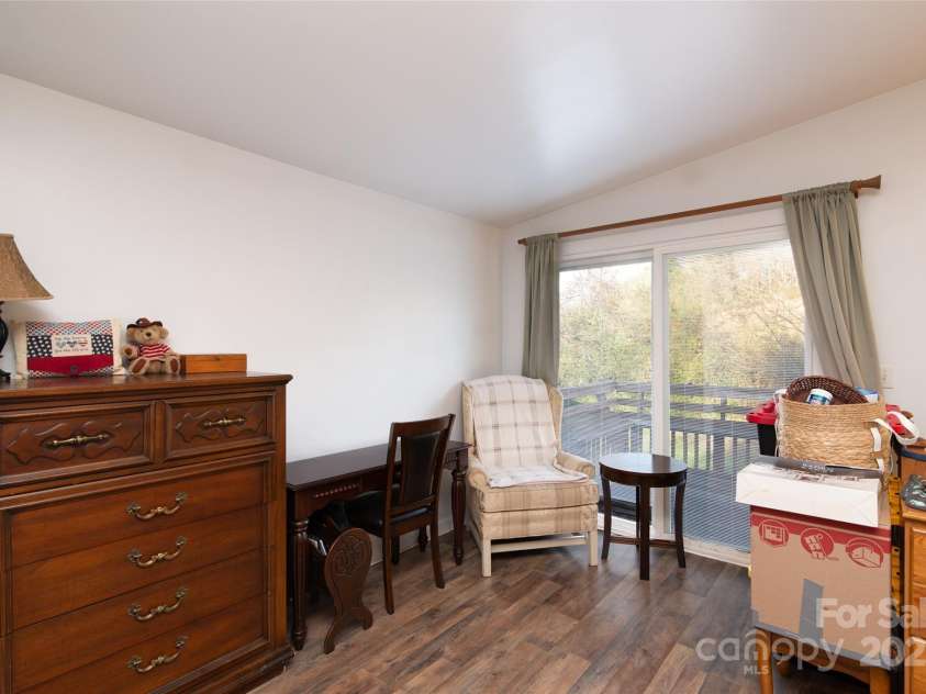 1137 Saunders Road, Franklin, NC 28734.  MLS# CAR4327075, YatesRealty ID 8732. 