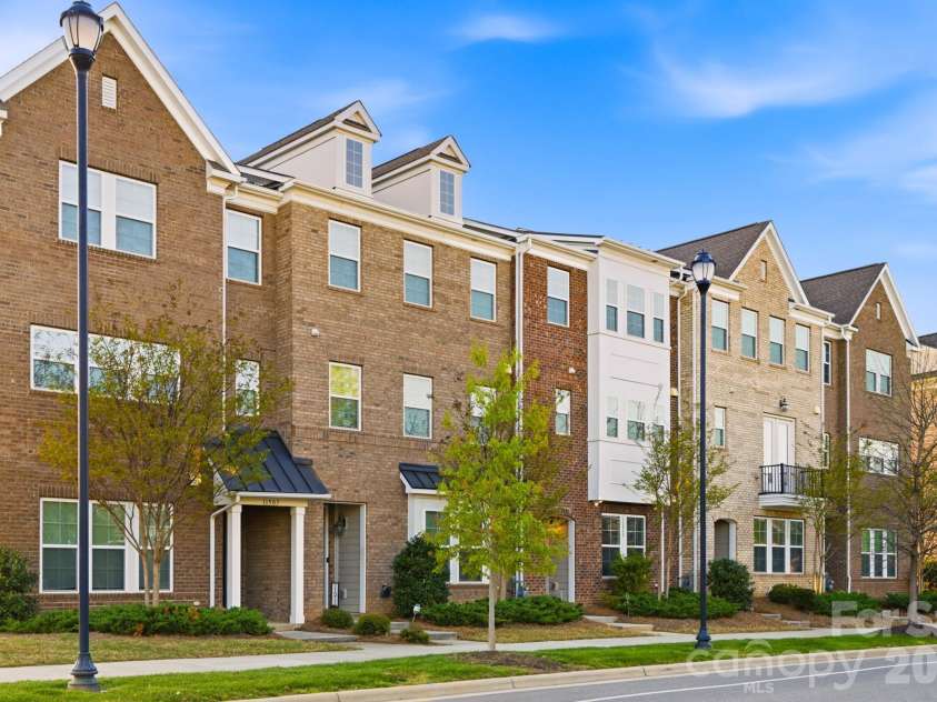 11515 Red Rust Lane, Charlotte, NC 28277.  MLS# CAR4360635, YatesRealty ID 8733. 