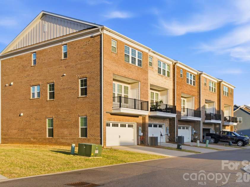 11515 Red Rust Lane, Charlotte, NC 28277.  MLS# CAR4360635, YatesRealty ID 8733. 