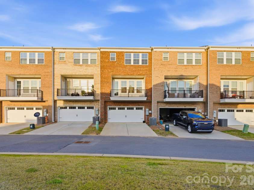 11515 Red Rust Lane, Charlotte, NC 28277.  MLS# CAR4360635, YatesRealty ID 8733. 