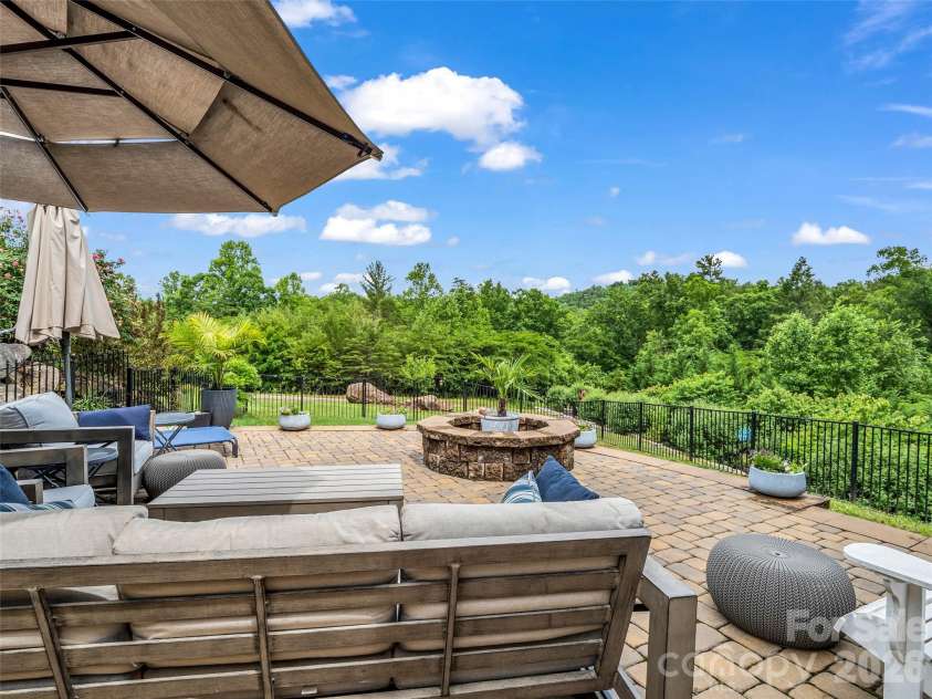 334 Willow Top Lane, Lake Lure, NC 28746.  MLS# CAR4388820, YatesRealty ID 8734. 