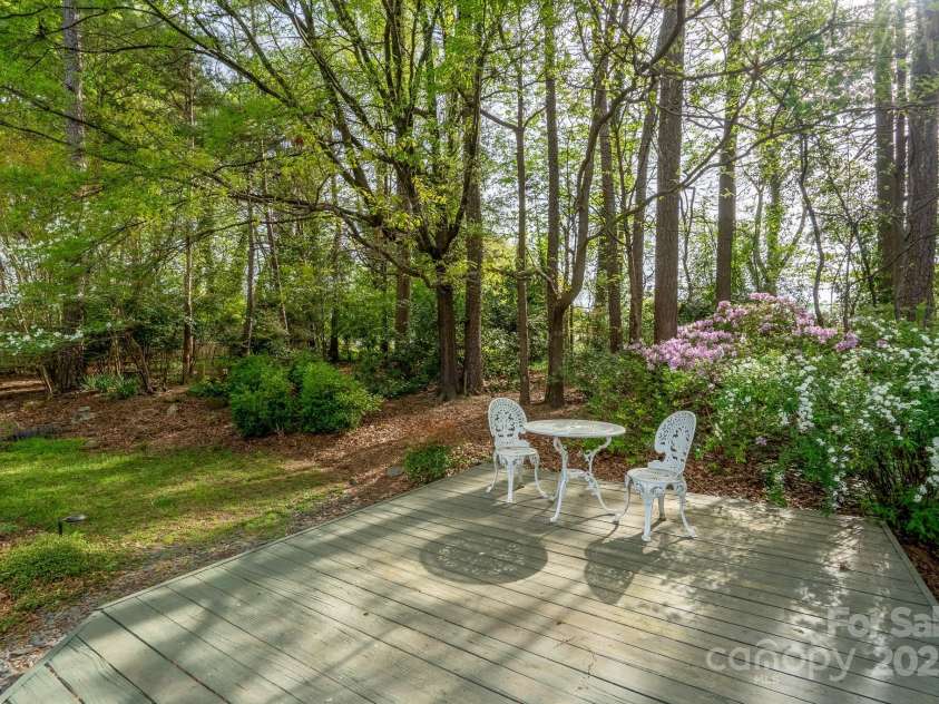 6815 Old Post Road, Charlotte, NC 28212.  MLS# CAR4244683, YatesRealty ID 8734. 