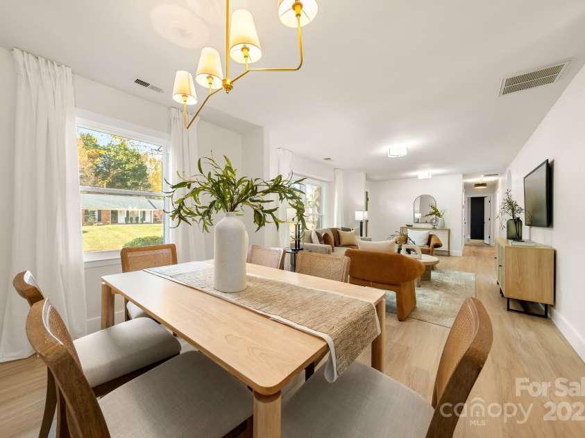 6815 Old Post Road, Charlotte, NC 28212.  MLS# CAR4320007, YatesRealty ID 8734. 