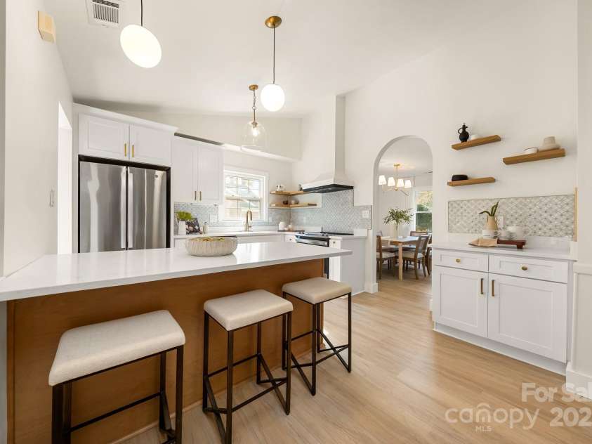 6815 Old Post Road, Charlotte, NC 28212.  MLS# CAR4320007, YatesRealty ID 8734. 