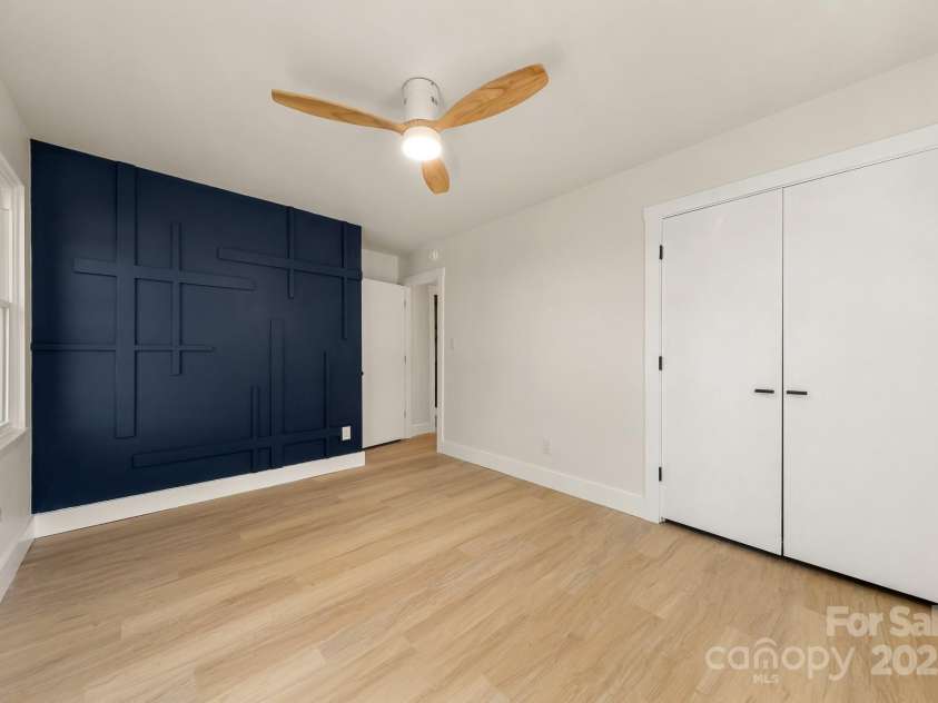 6815 Old Post Road, Charlotte, NC 28212.  MLS# CAR4320007, YatesRealty ID 8734. 