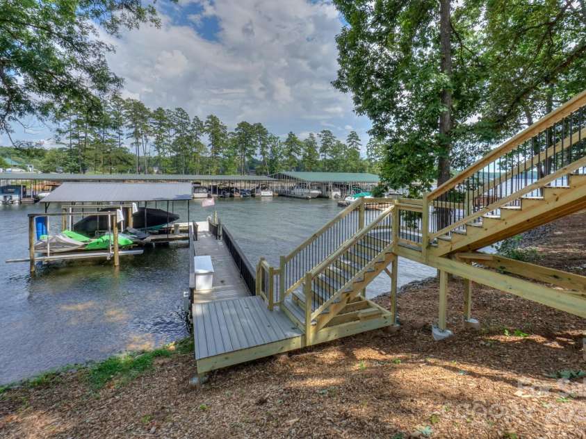 153 High Hills Drive, Mooresville, NC 28117.  MLS# CAR4246842, YatesRealty ID 8735. 
