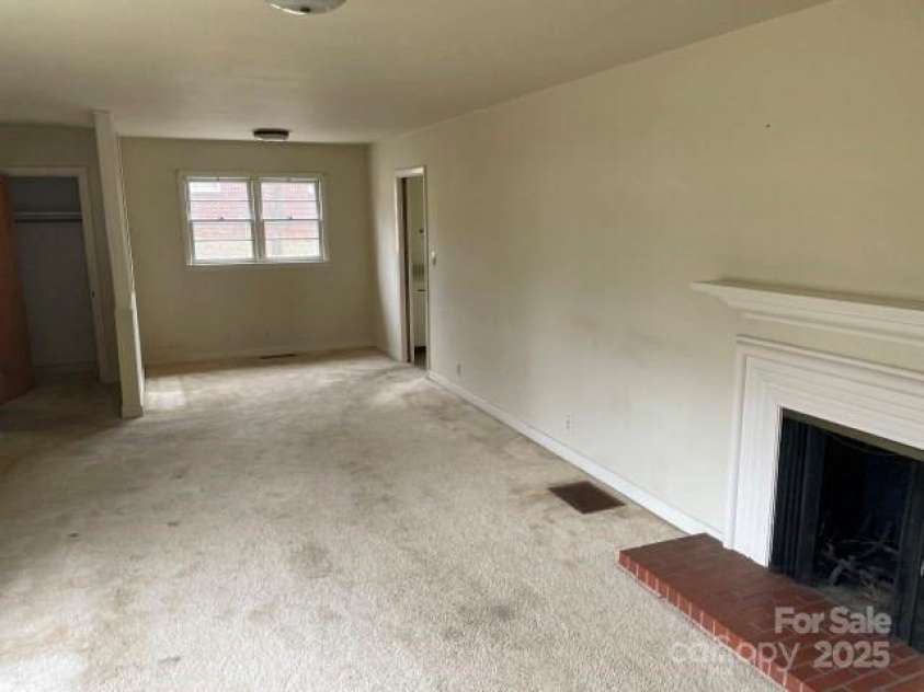 217 Hillcrest Drive, Union, SC 29379.  MLS# CAR4210816, YatesRealty ID 8736. 