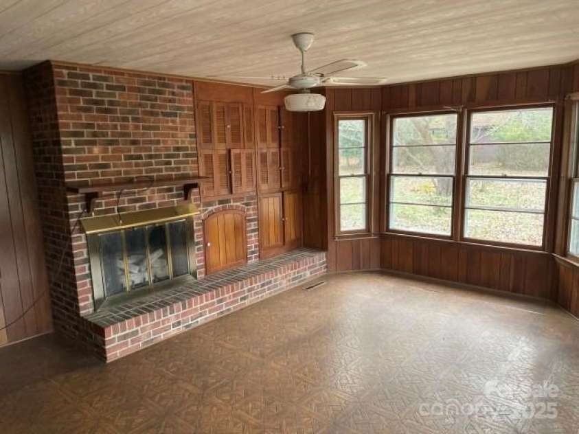 217 Hillcrest Drive, Union, SC 29379.  MLS# CAR4210816, YatesRealty ID 8736. 
