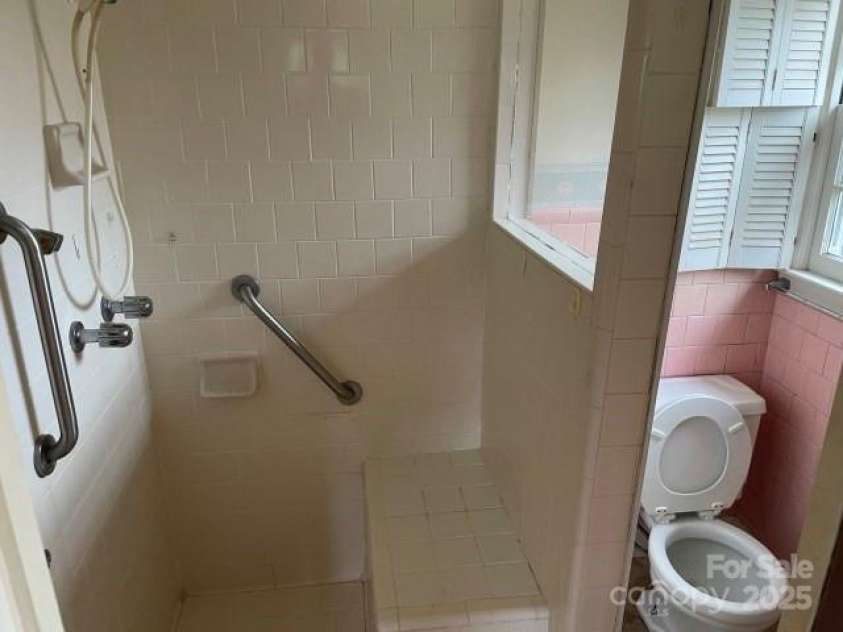 217 Hillcrest Drive, Union, SC 29379.  MLS# CAR4210816, YatesRealty ID 8736. 