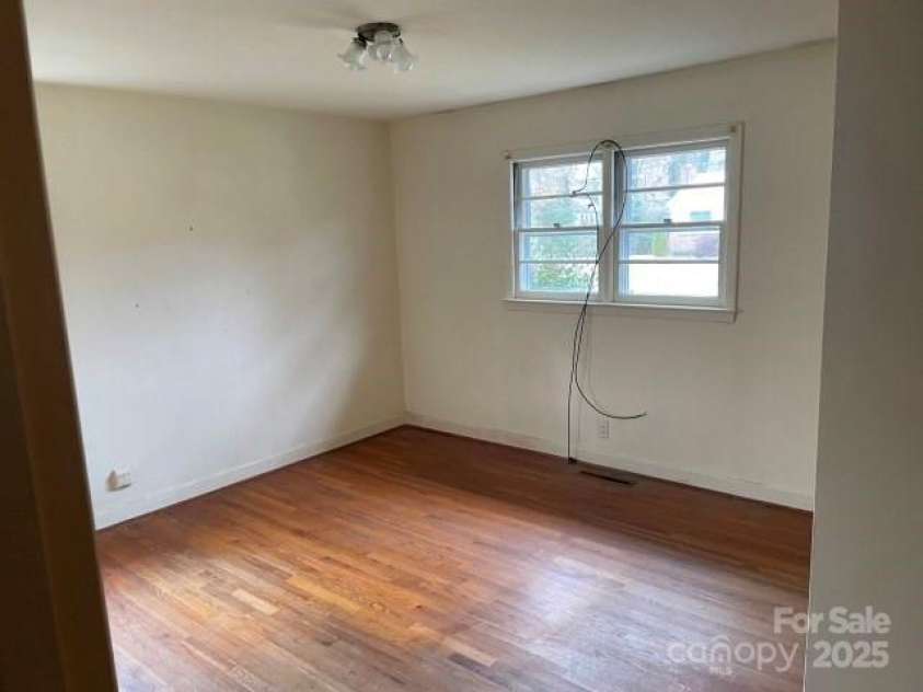 217 Hillcrest Drive, Union, SC 29379.  MLS# CAR4210816, YatesRealty ID 8736. 