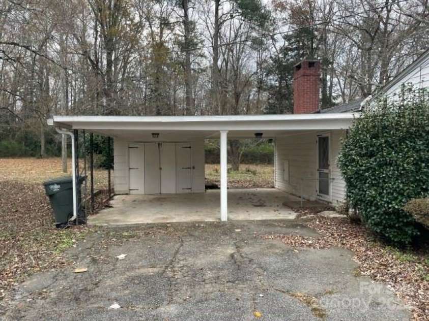 217 Hillcrest Drive, Union, SC 29379.  MLS# CAR4210816, YatesRealty ID 8736. 