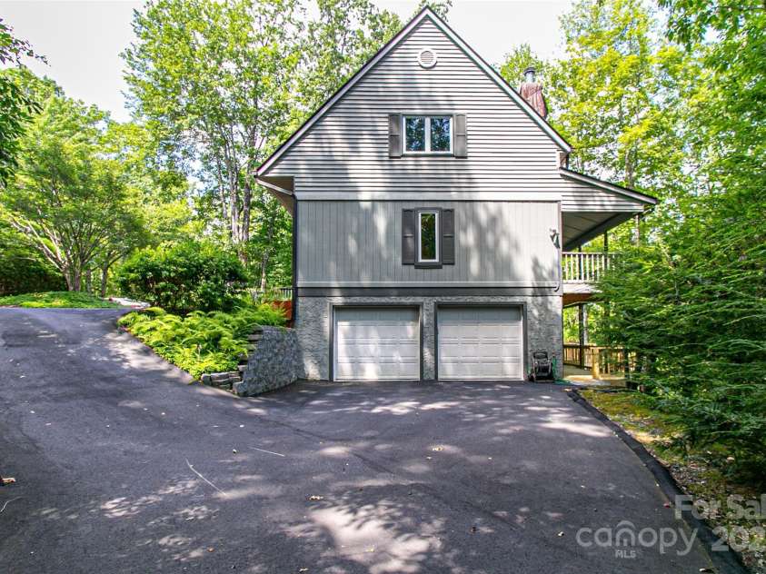 263 Ugedaliyvi Court, Brevard, NC 28712.  MLS# CAR4281622, YatesRealty ID 8736. 