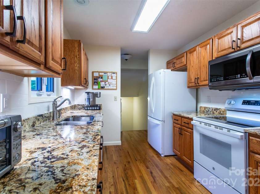 263 Ugedaliyvi Court, Brevard, NC 28712.  MLS# CAR4281622, YatesRealty ID 8736. 