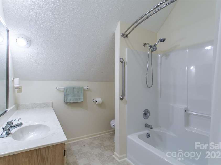 263 Ugedaliyvi Court, Brevard, NC 28712.  MLS# CAR4281622, YatesRealty ID 8736. 