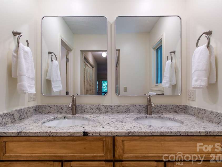 263 Ugedaliyvi Court, Brevard, NC 28712.  MLS# CAR4281622, YatesRealty ID 8736. 
