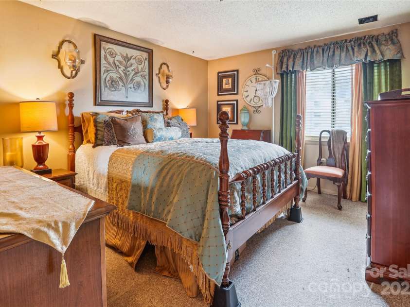 4811 Spring Lake Drive, Charlotte, NC 28212.  MLS# CAR4225358, YatesRealty ID 8737. Second bedroom