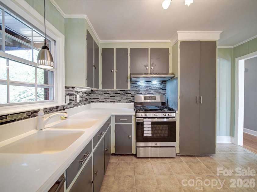 2036 Edgewater Drive, Charlotte, NC 28210.  MLS# CAR4340593, YatesRealty ID 8738. 