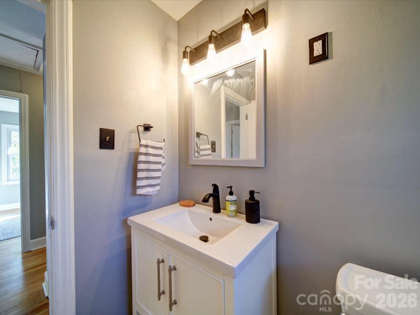 2036 Edgewater Drive, Charlotte, NC 28210.  MLS# CAR4340593, YatesRealty ID 8738. 