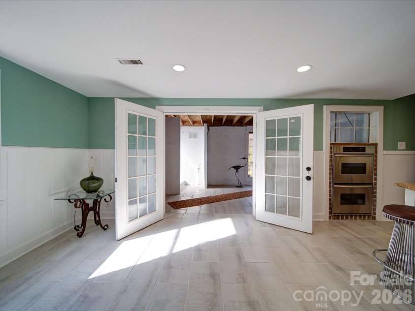 2036 Edgewater Drive, Charlotte, NC 28210.  MLS# CAR4340593, YatesRealty ID 8738. 