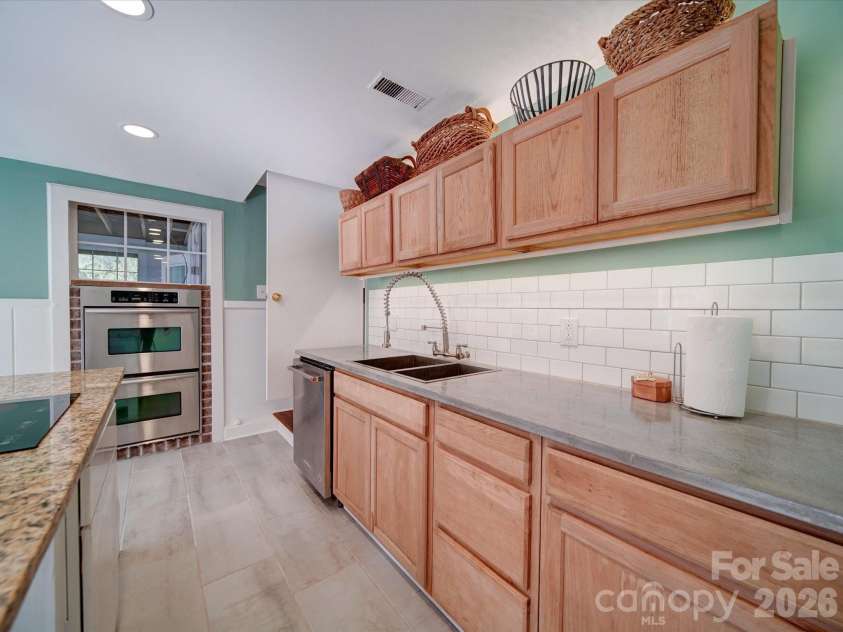 2036 Edgewater Drive, Charlotte, NC 28210.  MLS# CAR4340593, YatesRealty ID 8738. 